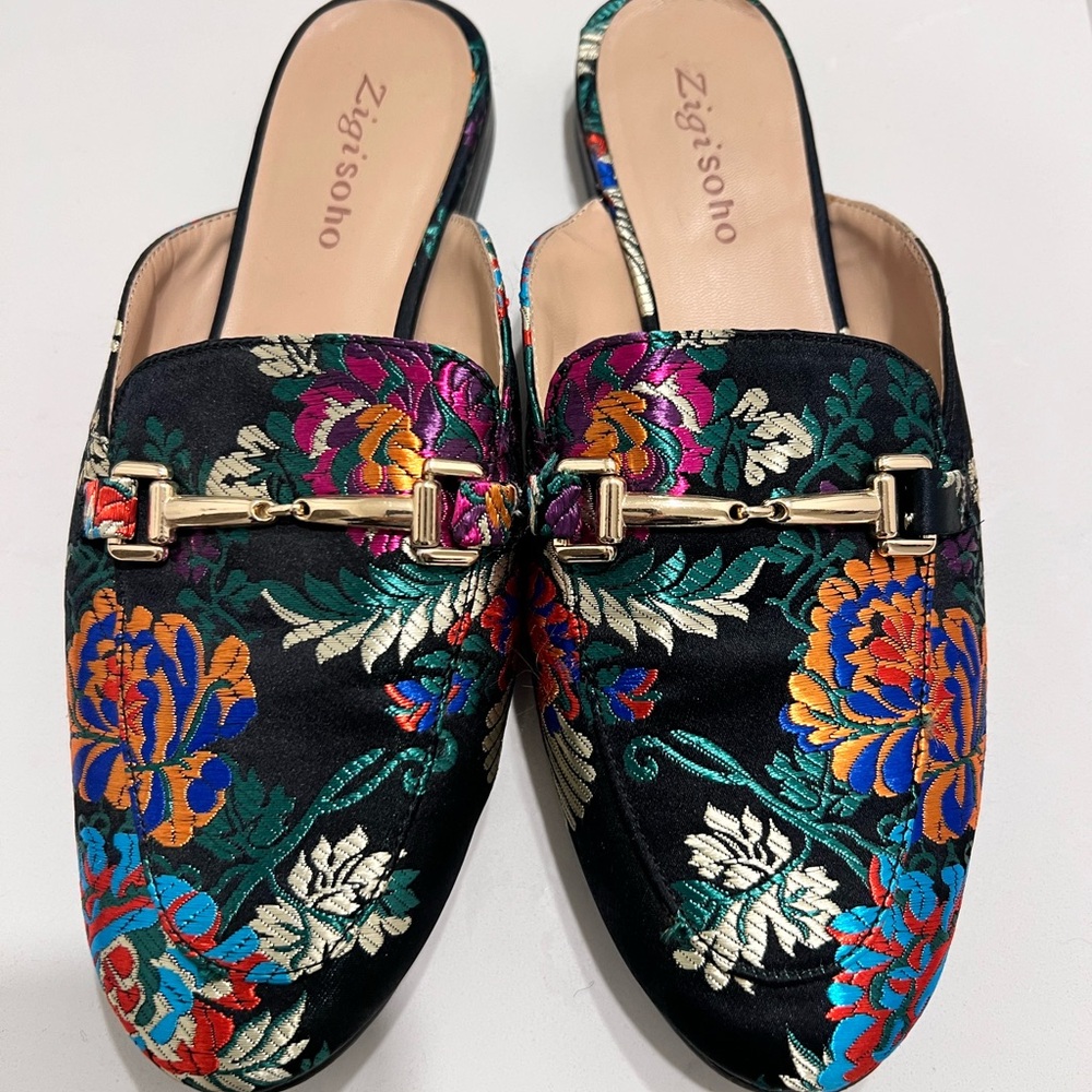 Zigi Soho Women's Black Mules with Vibrant Floral Embroidery